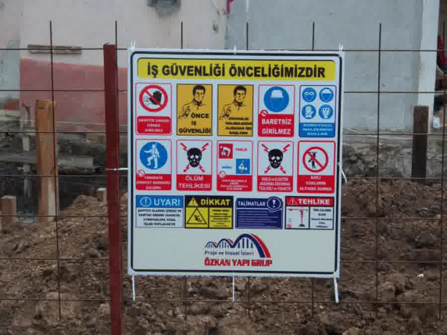 Şantiye İş Güvenliği Uyarı ve İkaz Levhası
